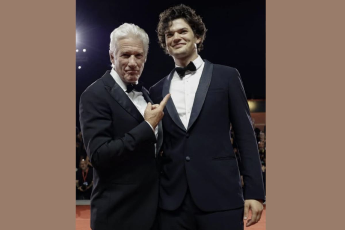 Richard Gere ha avuto con Carey Lowell una storia importante, iniziata negli anni ’90 e culminata con il matrimonio nel 2002,