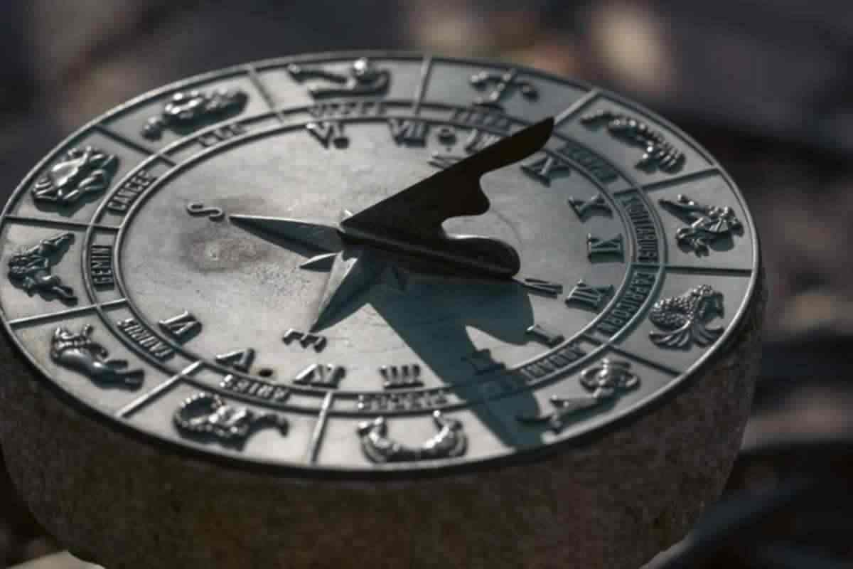 Infine, l'Acquario, segno d'aria e fisso, noto per la sua originalità e l'attenzione agli ideali, si prepara a un periodo di grande fermento in ambito amoroso